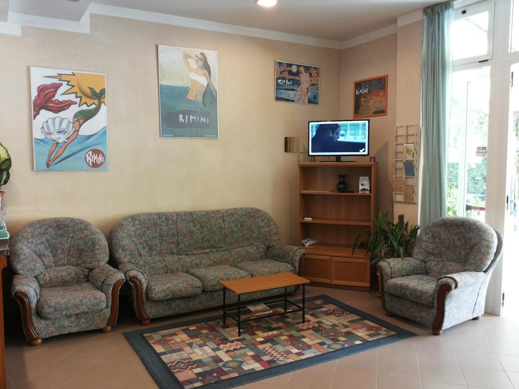 Hotel Cannes Римини Екстериор снимка